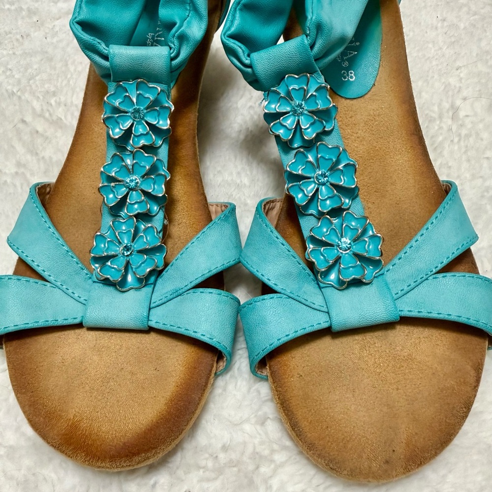 Patrizia Spring Step Teal Wedge T-strap Floral Jeweled Comfort Resort Shoes 7 - Picture 2 of 15